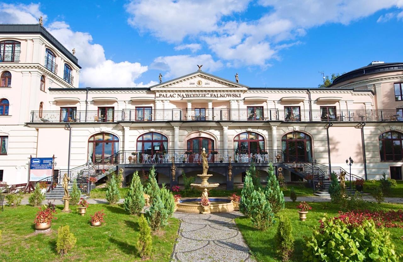 Uzdrowisko Sanatorium Augustow Palac Na Wodzie Falkowski المظهر الخارجي الصورة