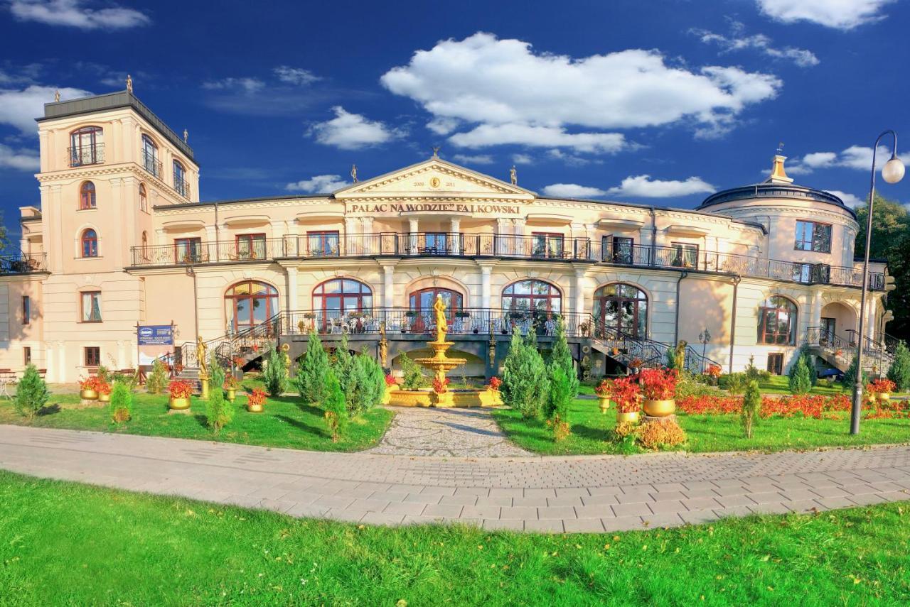 Uzdrowisko Sanatorium Augustow Palac Na Wodzie Falkowski المظهر الخارجي الصورة